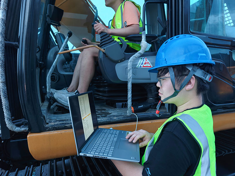 The-project-is-to-use-instruments-to-conduct-a-comprehensive-inspection-of-the-excavator